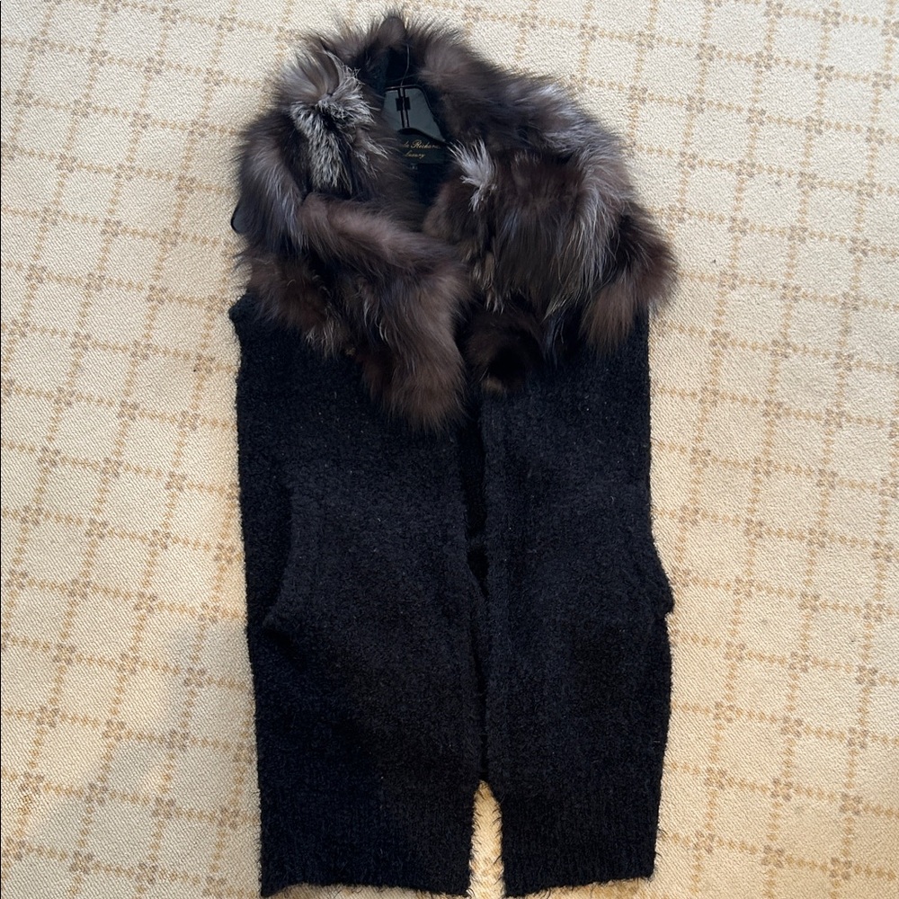 Linda Richard’s Black Open-Front Coatigan with Faux Fur Collar size S